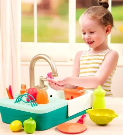 B. Toys Legekøkken - Køkkenvask m. Vand - 18 Dele