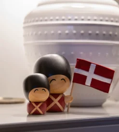 FableWood Garder - Christian - 6 cm - Natur/Rød/Sort