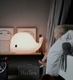 Filibabba Lampe - The Friendly Whale Christian - 30 cm - Hvid