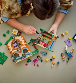 LEGO® Friends - Ponyfarm Og Stald 42654 - 727 Dele