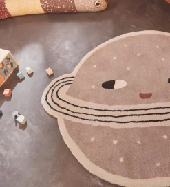 OYOY Gulvtæppe - 100x116 cm - Planet - Clay